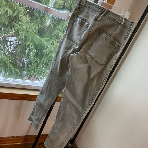 High Rise olive pants - Picture 2 of 3